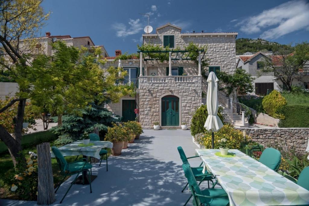 Apartment In Bol With Seaview, Terrace, Air Condition, Wifi Εξωτερικό φωτογραφία
