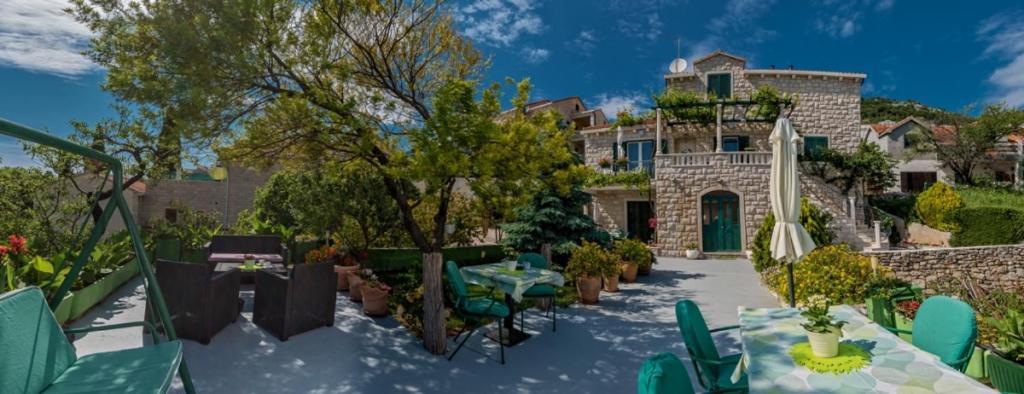 Apartment In Bol With Seaview, Terrace, Air Condition, Wifi Εξωτερικό φωτογραφία