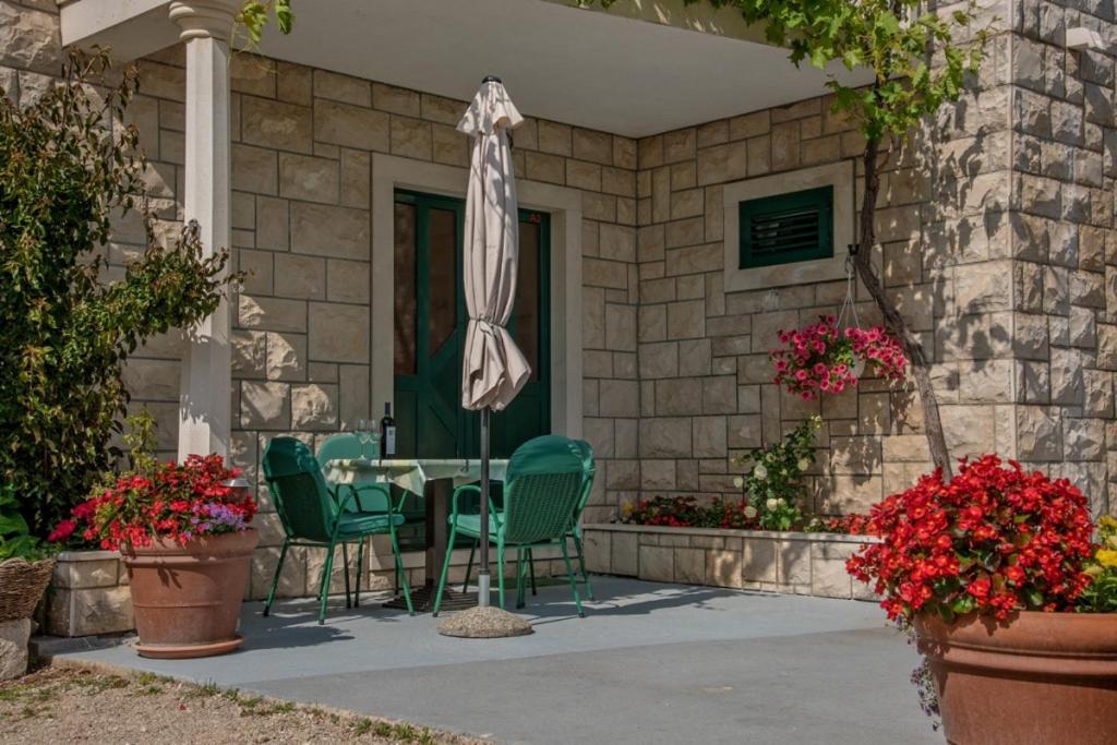 Apartment In Bol With Seaview, Terrace, Air Condition, Wifi Εξωτερικό φωτογραφία